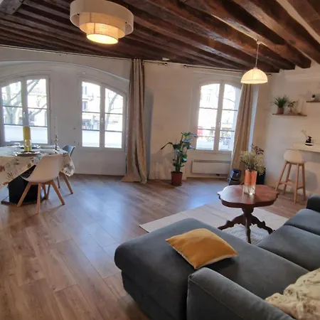 Gare Montoparnasse ,Awesome, 76 M2 2 Bedroom,,Center Of St Germain ,5 Mins Eiffel Tour And Louvre Meusm ,2 Mins Latin Dustrict And Cathedral Of Notre Of Paris Παρίσι