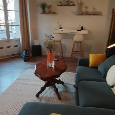 Gorgeous 2 Bedroom, 70 M2 ,in Center Of St Germain Veryclose To Notre Dame Of ,5 Mns Eiffel Tour شقة *