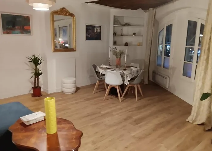 Gorgeous 2 Bedroom, 70 M2 ,in Center Of St Germain Veryclose To Notre Dame Of ,5 Mns Eiffel Tour شقة