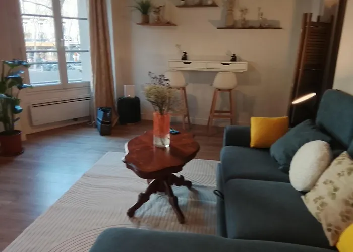 Gorgeous 2 Bedroom, 70 M2 ,in Center Of St Germain Veryclose To Notre Dame Of ,5 Mns Eiffel Tour شقة *
