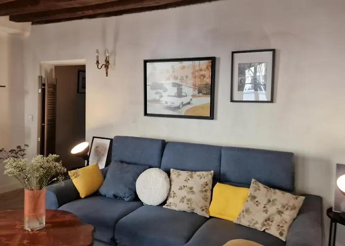 Gorgeous 2 Bedroom, 70 M2 ,in Center Of St Germain Veryclose To Notre Dame Of ,5 Mns Eiffel Tour شقة